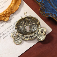 Load image into Gallery viewer, Vintage Fairytale Carriage Brooch-Pin