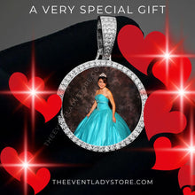 Load image into Gallery viewer, Custom Photo Necklace Personalized Round Medallion