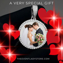 Load image into Gallery viewer, Custom Photo Necklace Personalized Round Medallion