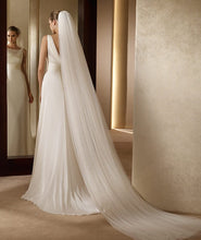 Load image into Gallery viewer, Simple and Classic Bridal Veil With Comb - 1 or 2 Layer - White or Ivory - Two lengths