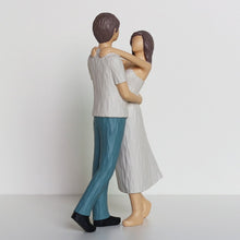 Load image into Gallery viewer, Resin Family Figurines-Gifts for Special Occasions