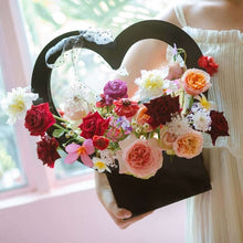 Load image into Gallery viewer, Heart Shape Portable  Flower Box Bag Paper Packaging Box For Weddings