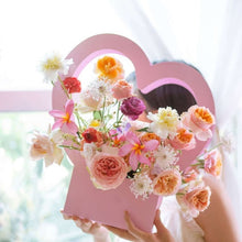 Load image into Gallery viewer, Heart Shape Portable  Flower Box Bag Paper Packaging Box For Weddings
