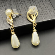 Load image into Gallery viewer, Jewelry Set for Brides - Earrings and Necklace With Pearls - Wedding Accessories