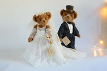 Load image into Gallery viewer, Beautiful Teddy Bear Bride and Groom Couple Set
