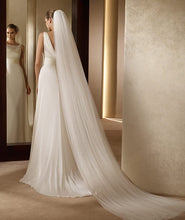 Load image into Gallery viewer, Simple and Classic Bridal Veil With Comb - 1 or 2 Layer - White or  Ivory - Two lengths
