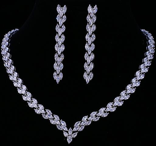 Exquisite Cubic Zirconia Bride's Jewelry Set of Necklace and Earrings